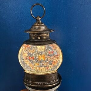 NWOT Cracker Barrel Butterfly Lantern with Glittering Display